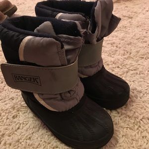 Boys winter boots